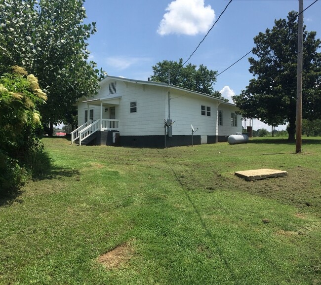 Building Photo - Remodeled 3 BDR / 1 BA Home, Small Town Living