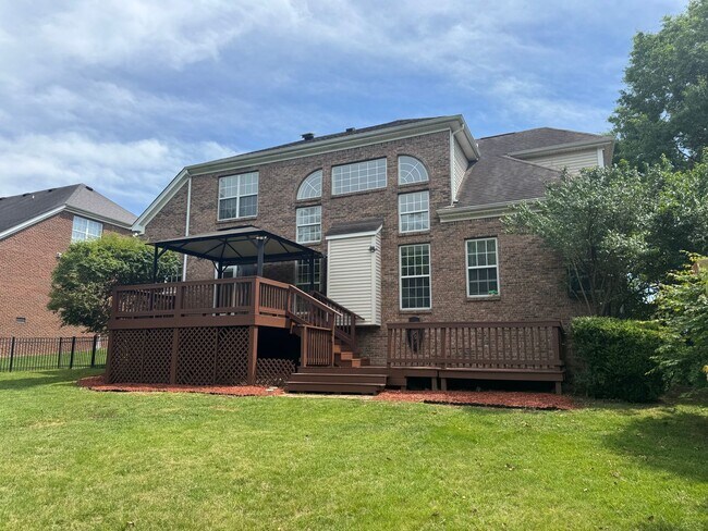 Building Photo - Brentwood 4BR Home