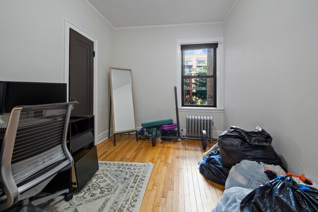 Building Photo - 2708 W Cortland St
