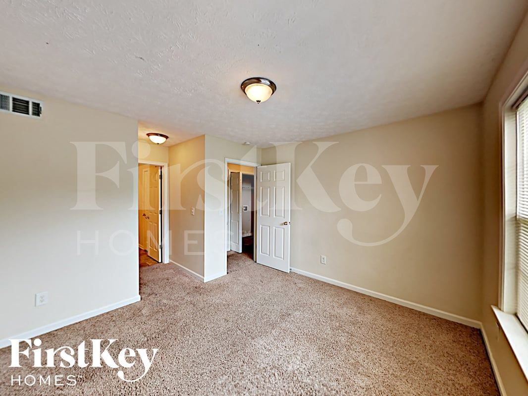 Building Photo - 8012 Mustang Ln