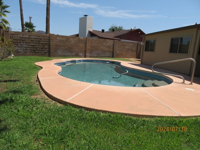 Building Photo - Centrally Located Family Home for Rent