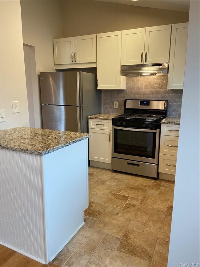 Building Photo - 2312 Whispering Hills Dr