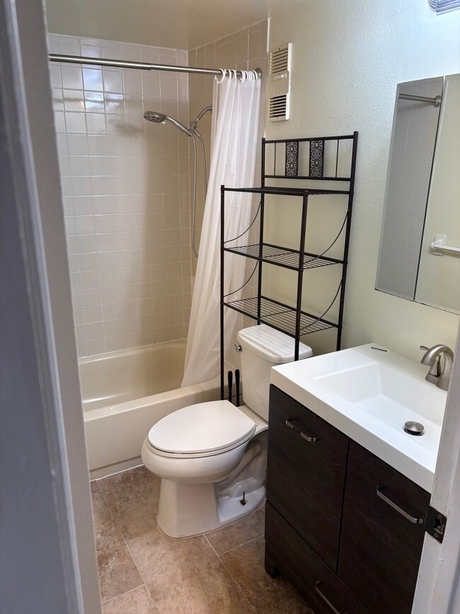 Building Photo - 3274 S Semoran Blvd