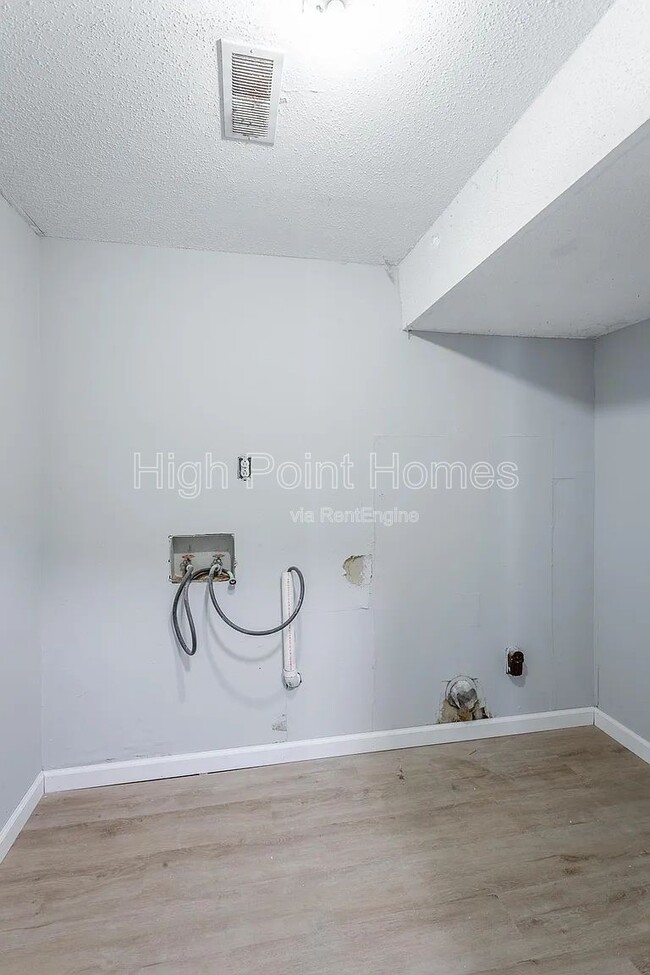 Building Photo - 3620 Idlewild Cir