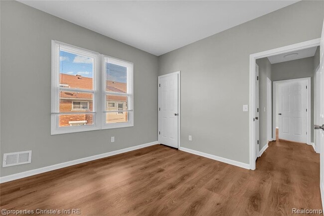 Building Photo - 2508 Clairmount Ave