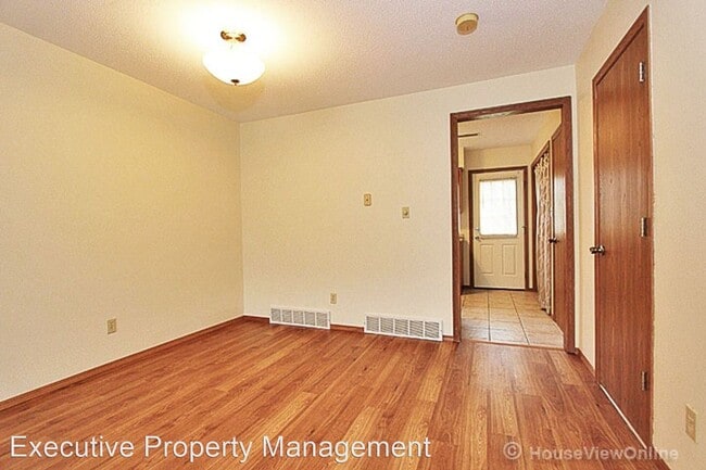 Building Photo - 1413 Brookshire Rd