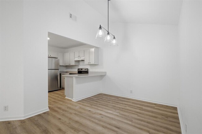 Building Photo - 11611 Rustic Rock Dr