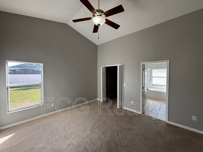 Building Photo - 715 Piermont Dr