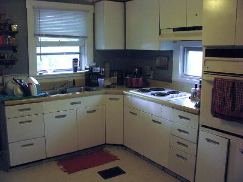 NW corner kitchen - 921 N 4th St