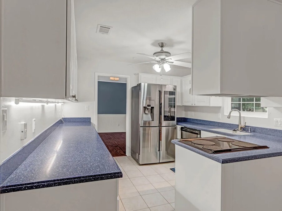 Building Photo - 40 Sharilyn Dr