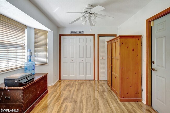 Building Photo - 3520 2nd Ave NE