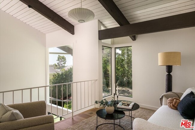 Building Photo - 2313 Banyan Dr