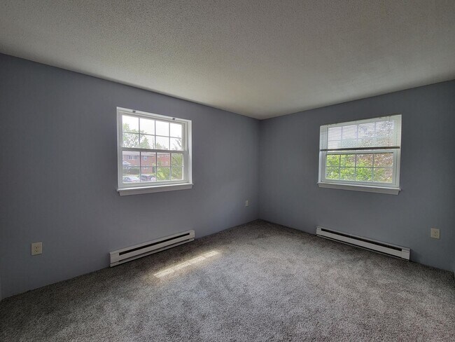 Building Photo - 185 Loudon Rd