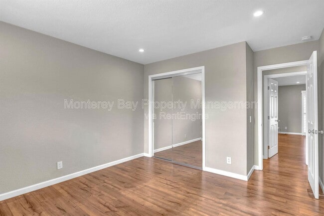 Building Photo - 1137 Mescal St