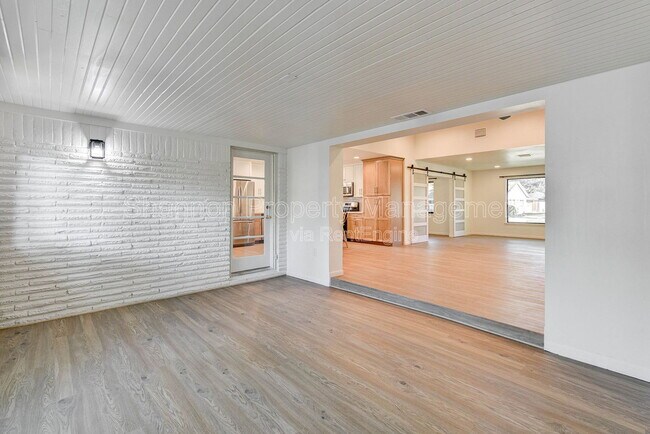Building Photo - 5655 Wigton Dr