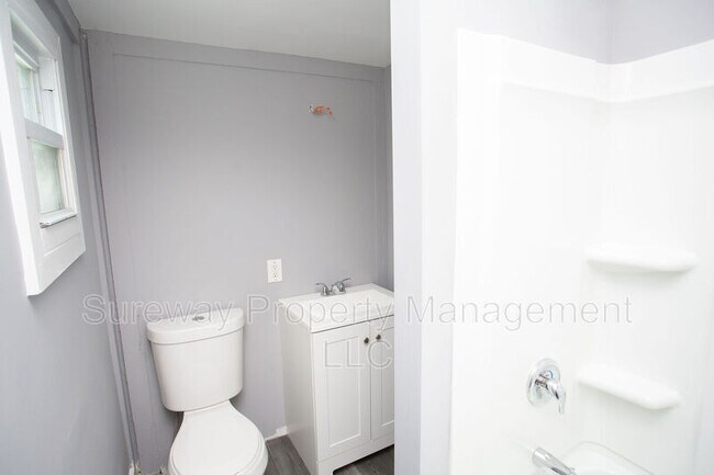 Building Photo - 200 Cooper St