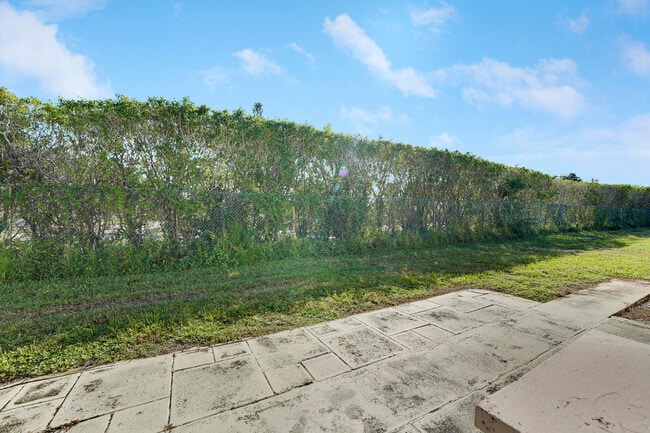 Building Photo - 4515 NW 3rd Ct