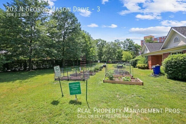 Building Photo - 203 N George Mason Dr