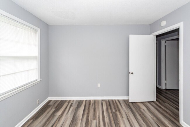 Building Photo - 4446 Farmwood St
