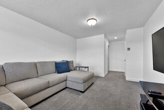 Building Photo - 12102 S Aves Pl