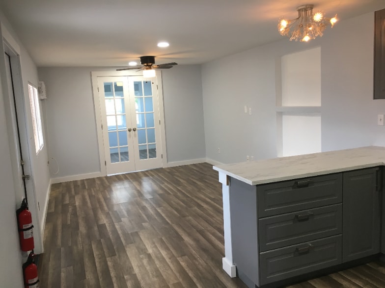 Building Photo - 3020 NW 28th Ln