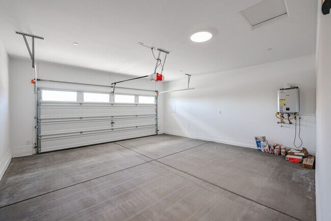 Building Photo - Beautiful Home in the Highly Desirable Vistancia Community of Peoria