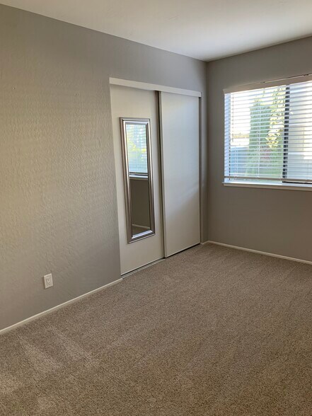 Bedroom - 1072 Maywood Ln