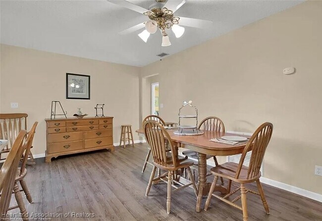 Building Photo - 2609 Orange Grove Dr