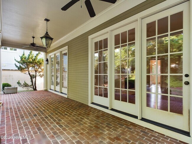 Building Photo - 3724 Rolston Dr