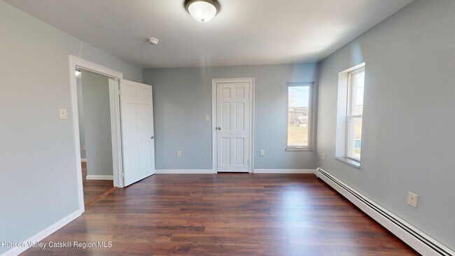 Building Photo - 16 Bailey St