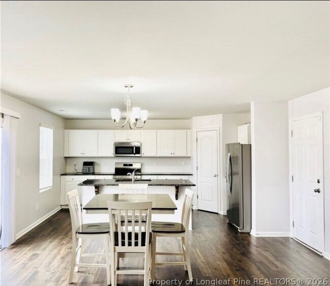Building Photo - 217 Hornet Dr