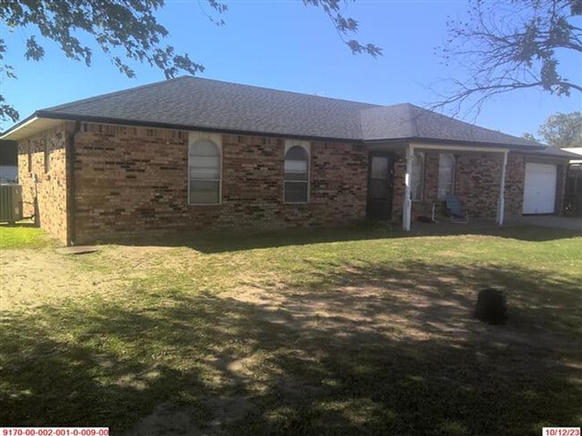 Building Photo - 5410 Clark Dr