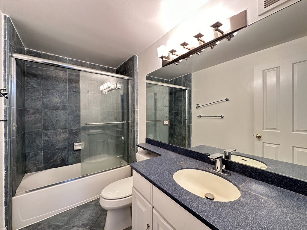 Building Photo - 4180 N Marine Dr