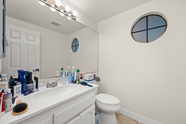 Building Photo - 5 bed/3.5 Bath House - Walk to SDSU!