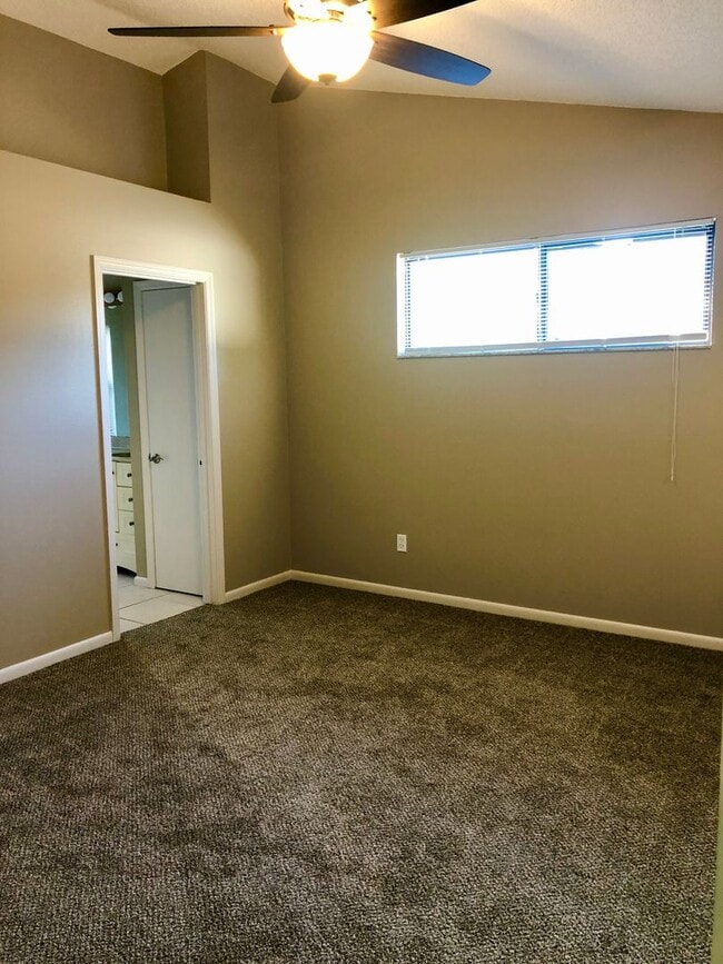 Building Photo - 3/2 Pool Home in Alafaya Woods - Renovated 2021