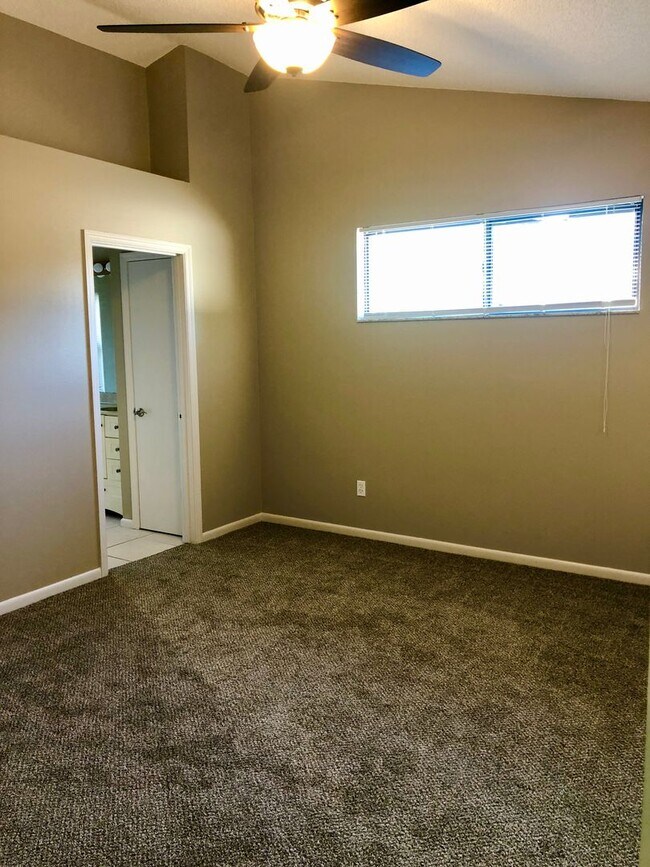 Building Photo - 3/2 Pool Home in Alafaya Woods