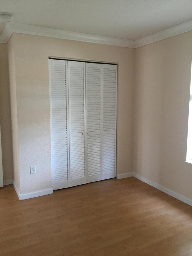 Building Photo - 5900 Azalea Cir