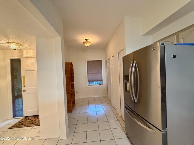 Building Photo - 2099 Winterbourne N