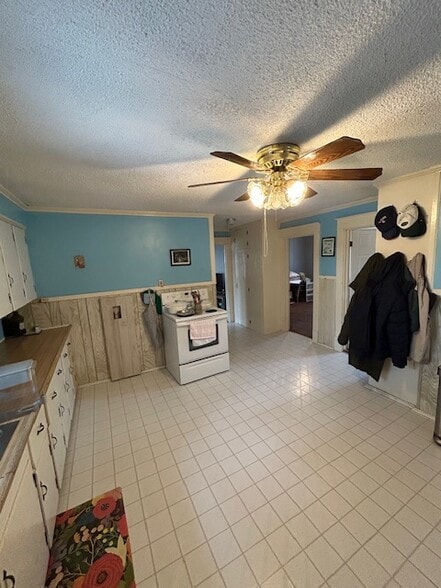 Building Photo - 11 Audet St