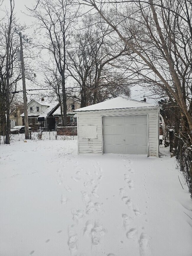 Building Photo - 19626 Revere St