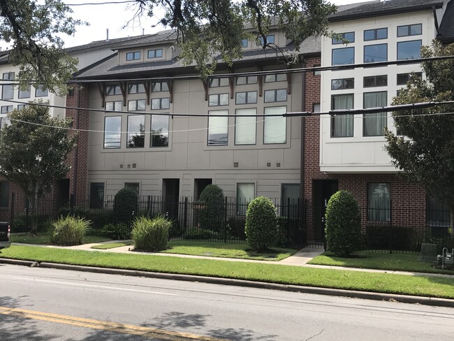 Building Photo - 2822 Leeland St