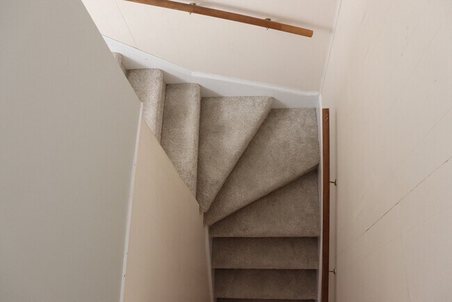 Building Photo - 10 Cushing St