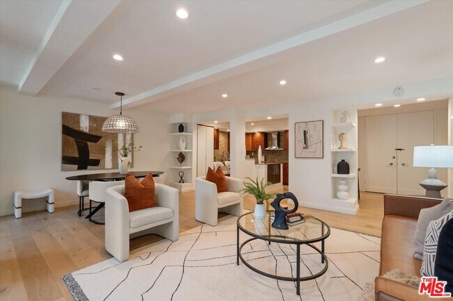 Building Photo - 850 Kings Rd