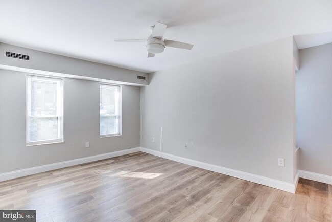 Building Photo - 304 Forbes St