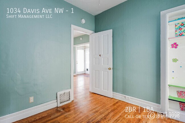 Building Photo - 1034 Davis Ave NW