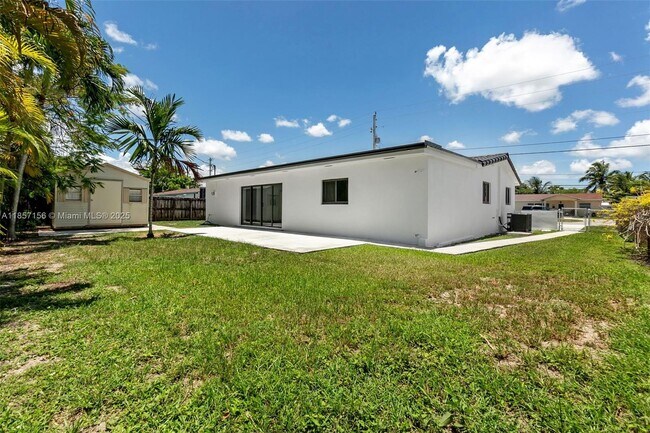 Building Photo - 9360 SW 16th St