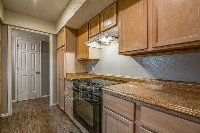 Building Photo - 5308 Kenosha Ave