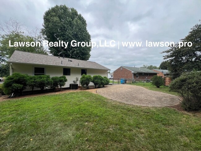 Building Photo - Charming and Clean- Hollins Three Bedroom ...