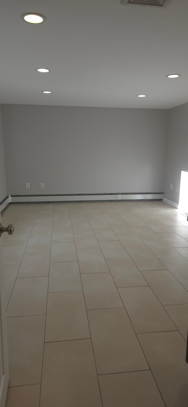 Building Photo - 27 Range Heights Terrace