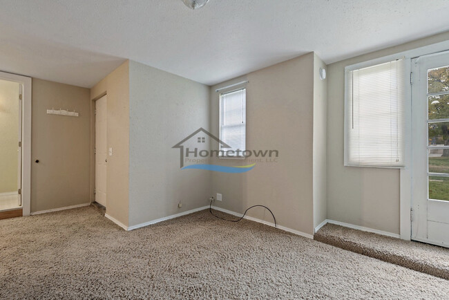 Building Photo - 1 Bedroom Cottage Close to Downtown Coeur ...